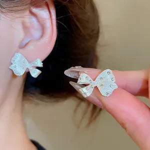 Schleife Ohrstecker Strass Legierung Inlay Mit Silbernem Ohrstecker Gebürstetes Metall Süßer Minimalistischer Schmuck