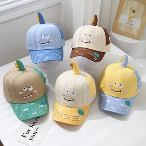 Kids dinosaur baseball caps in five assorted colors with cartoon fins and embroidery