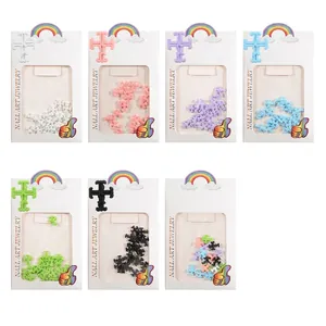 Buntes 3D-Kreuz Nagelkunst-Charm-Set in Macaron-Lackierung und verschiedenen Farben