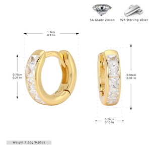 Dimensions détaillées et poids des boucles d'oreilles créoles en argent S925 et zircons