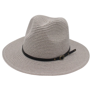 Cappello Panama classico in paglia grigio chiaro con cintura in pelle nera e fibbia oro