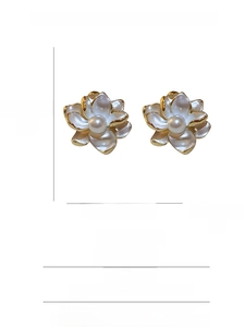 Detailed size and material info for silver needle pearl flower earrings