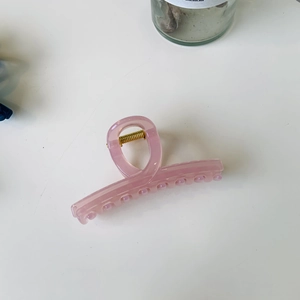 Pince à cheveux rose translucide élégante avec ressort doré pour femme style français