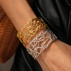 18K gold plated interwoven crossover open cuff bracelet in metallic hollow mesh design