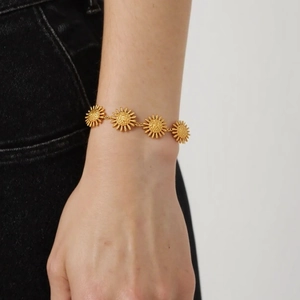 Vintage Sun Face Motif Jewelry 18K Gold Plated Stainless Steel Embossed Boho Retro Bracelet Earrings And Ring
