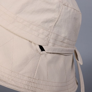 Chapeau de soleil en nylon pour femme avec trou queue de cheval et cordon réglable