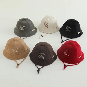 Chapeaux bob bébé en velours côtelé avec broderie ours et cordon réglable en six tons