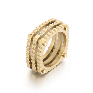 Three-layer gold gear ring for men with brilliant diamond accents and punk rivets