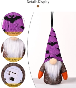 Détails du gnome d'Halloween avec chapeau de chauve-souris violet et socle LED lumineux
