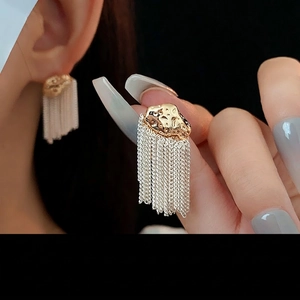 Boucles Oreilles Pendantes Pompon Alliage Plaqué Or Géométrique Avec Tige En Argent Pour Femme Luxe Mode Bicolore Chaîne