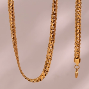Minimalist 18K gold plated stainless steel Cuban chain necklace with lobster clasp closure