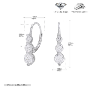 Détail des boucles d'oreilles en argent 925 avec zircons 5A et mesures de taille