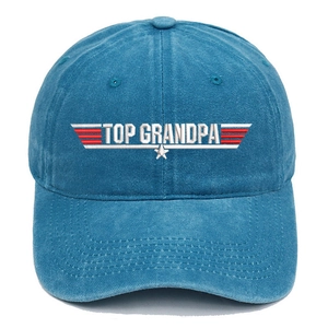 Vista frontale di un cappello da baseball in cotone blu con ricamo Top Grandpa