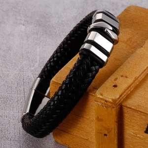 Bracelet en cuir tressé pour homme avec fermoir magnétique en acier inoxydable