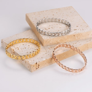 Minimalist chain design stainless steel open bangles in gold, silver, and rose gold