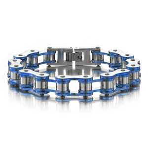Close-up of bike chain bracelet in silver and blue steel with material hallmark