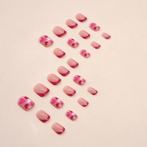 Short square pink heart French press-on nails set with 24 pieces of gradient sizes