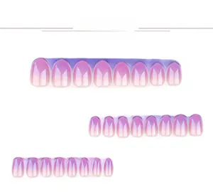 Detail of 24 pieces purple gradient cat eye press-on nails in short round shape