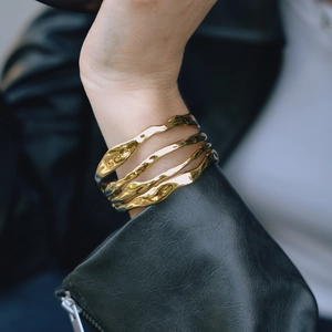 Bracelet manchette multicouche ajouré en acier inoxydable doré 18K pour femme tendance