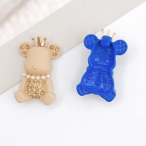 DIY crown bear charms with pearl necklaces and rhinestones in beige and blue