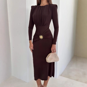 Robe Midi À Manches Longues Femme Taille Froncée Boucle De Soleil Dorée Coupe Ajustée Unie Col Rond Élégante
