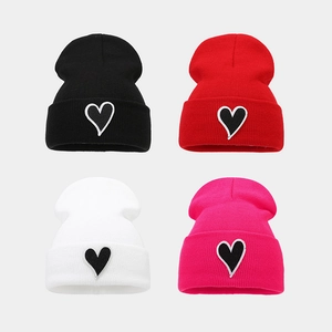 Bonnet En Tricot D'Hiver Acrylique Chaud Patch Brodé Cœur Souple À Revers Pour Femmes Hommes Streetwear Casual Mode