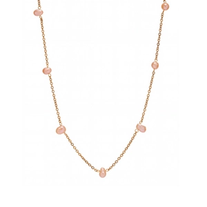 Elegant rose gold chain necklace featuring irregular pink baroque pearls on white background
