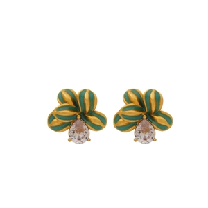 Boucles d'oreilles fleur or avec émail vert et cristal de zircon en forme de goutte