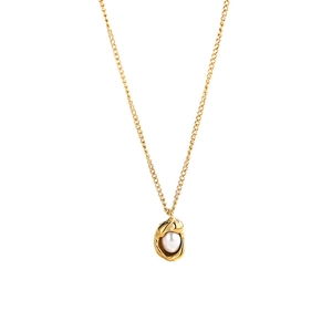 Elegante collana dorata a forma di pisello con perla bianca su catena a O sottile da donna