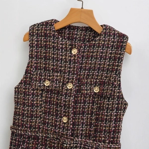 Women's elegant tweed vest with crew neck and metallic gold buttons in multicolor knit
