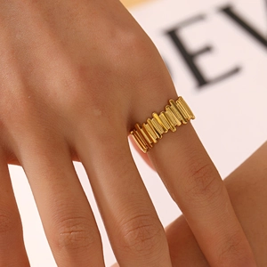 Minimalist 18K gold plated stainless steel ring with unique vertical bar jagged design