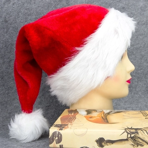 Bonnet de Noël rouge et blanc lumineux sur mannequin pour décoration de fête