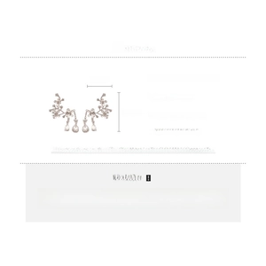Detailed size chart for silver needle flower earrings with rhinestones measuring 7.5cm by 5.5cm