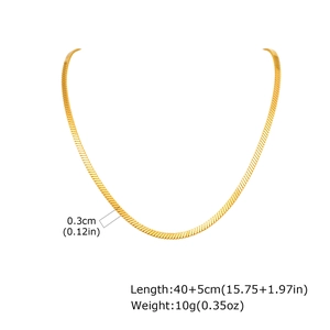 Détail du collier chaîne serpent dorée de 0,3cm avec longueur réglable 40+5cm