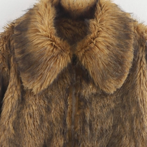 Braune Kunstpelzjacke mit Reverskragen und Metallreißverschluss für den Herbst Winter