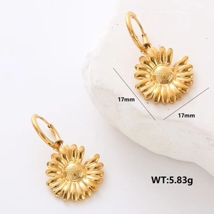 18K gold plated sunflower earrings in stainless steel with 17mm diameter and 5.83g weight
