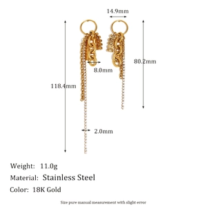 Boucles d'oreilles asymétriques à pompons en acier inoxydable plaqué or 18 carats