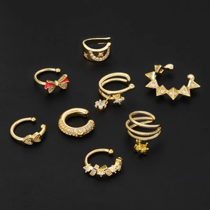Set di 8 ear cuff dorati con stelle e cuori per orecchie senza buco stile vintage