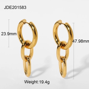 Detailed view of 18K gold-plated thick chain earrings with industrial style and 48mm length