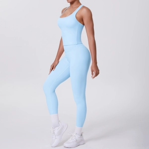 Ensemble de yoga bleu clair pour femme avec haut dos nageur et legging taille haute sport