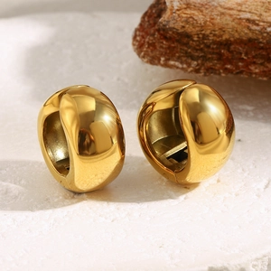 Orecchini a cerchio minimalisti in acciaio inossidabile placcato oro 18K su base in pietra