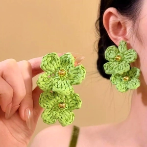 Handmade Raffia Flower Stud Earrings For Women Bohemian Vacation Style Woven Floral Drop Earrings Romantic Gentle Jewelry