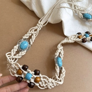 Ceinture bohème tressée à la main avec pierres turquoise et perles de bois sur corde
