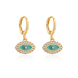 Detailansicht der 18K vergoldeten Evil Eye Creolen mit Türkissteinen und Zirkonia