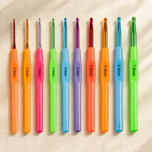 Set of 10 colorful ergonomic crochet hooks with sizes from 2.0mm to 7.0mm for knitting