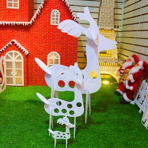 Three-piece set of white geometric deer statues for Christmas mall decor
