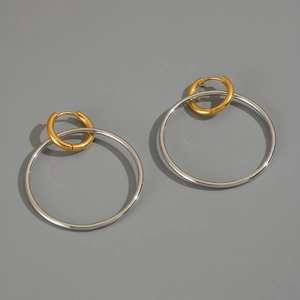 Polierte zweifarbige ineinandergreifende Ringohrringe aus Gold und Silber Edelstahl
