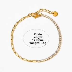 Detail of gold paperclip chain bracelet with white zircons, 17+3cm length, 5g weight