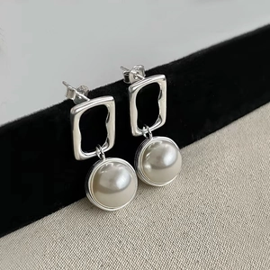 Minimalist S925 sterling silver geometric rectangle earrings with creamy white pearls
