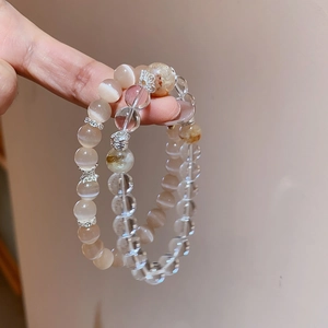 Détail du lot de bracelets en cristal blanc naturel et cristal tour jaune pour femmes